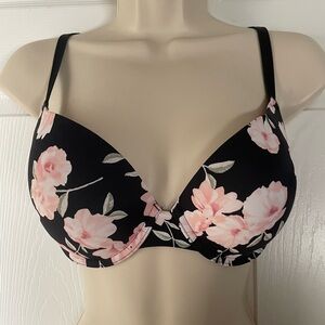 Victoria's Secret PINK Wear Everywhere Padded Bra • 34D